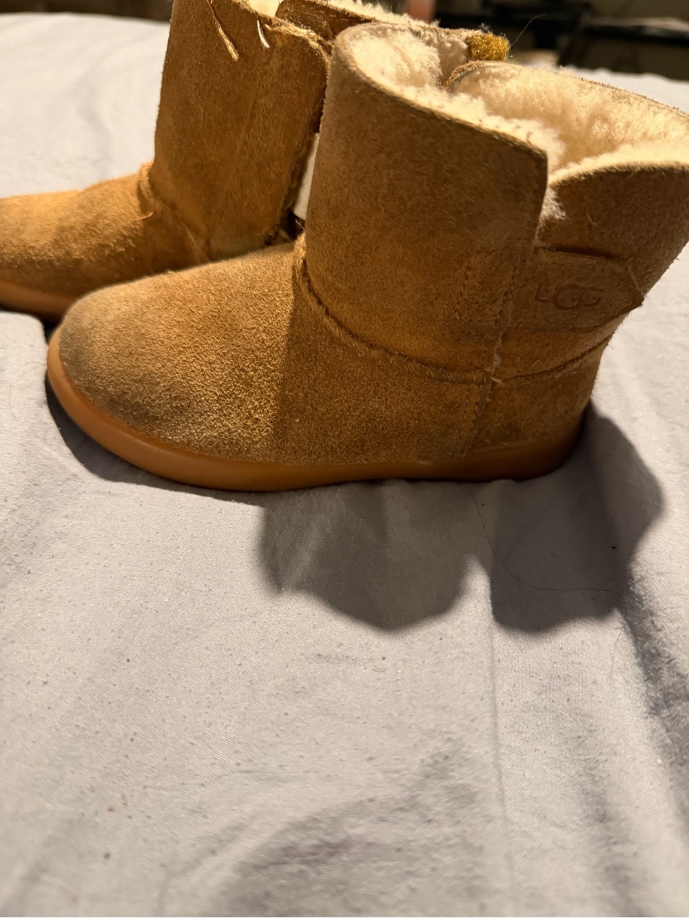 UGG Classic II Mini Boots Chestnut Toddler Kids Size 9 Genuine Sheepskin Wool